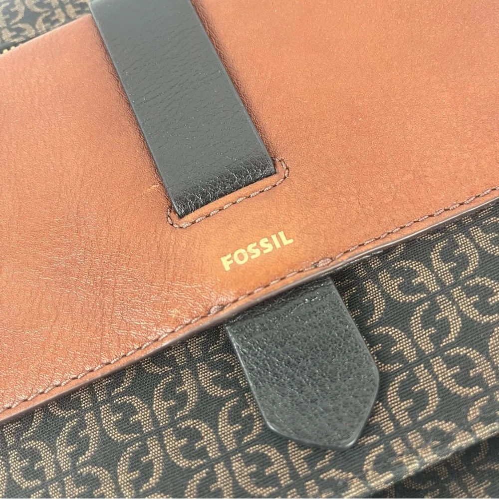 Fossil streamline black logo fabric crossbody bag-tan accent